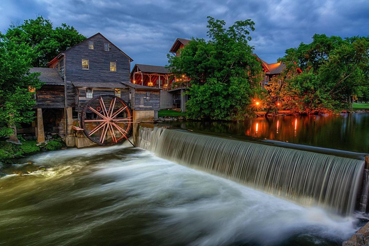 Whispering Winds, Hot Tub, Game Room, Wifi, 1089 Free Tickets Each Paid Day, Dollywood And More Gatlinburg Luaran gambar