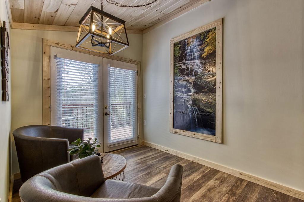 Whispering Winds, Hot Tub, Game Room, Wifi, 1089 Free Tickets Each Paid Day, Dollywood And More Gatlinburg Luaran gambar
