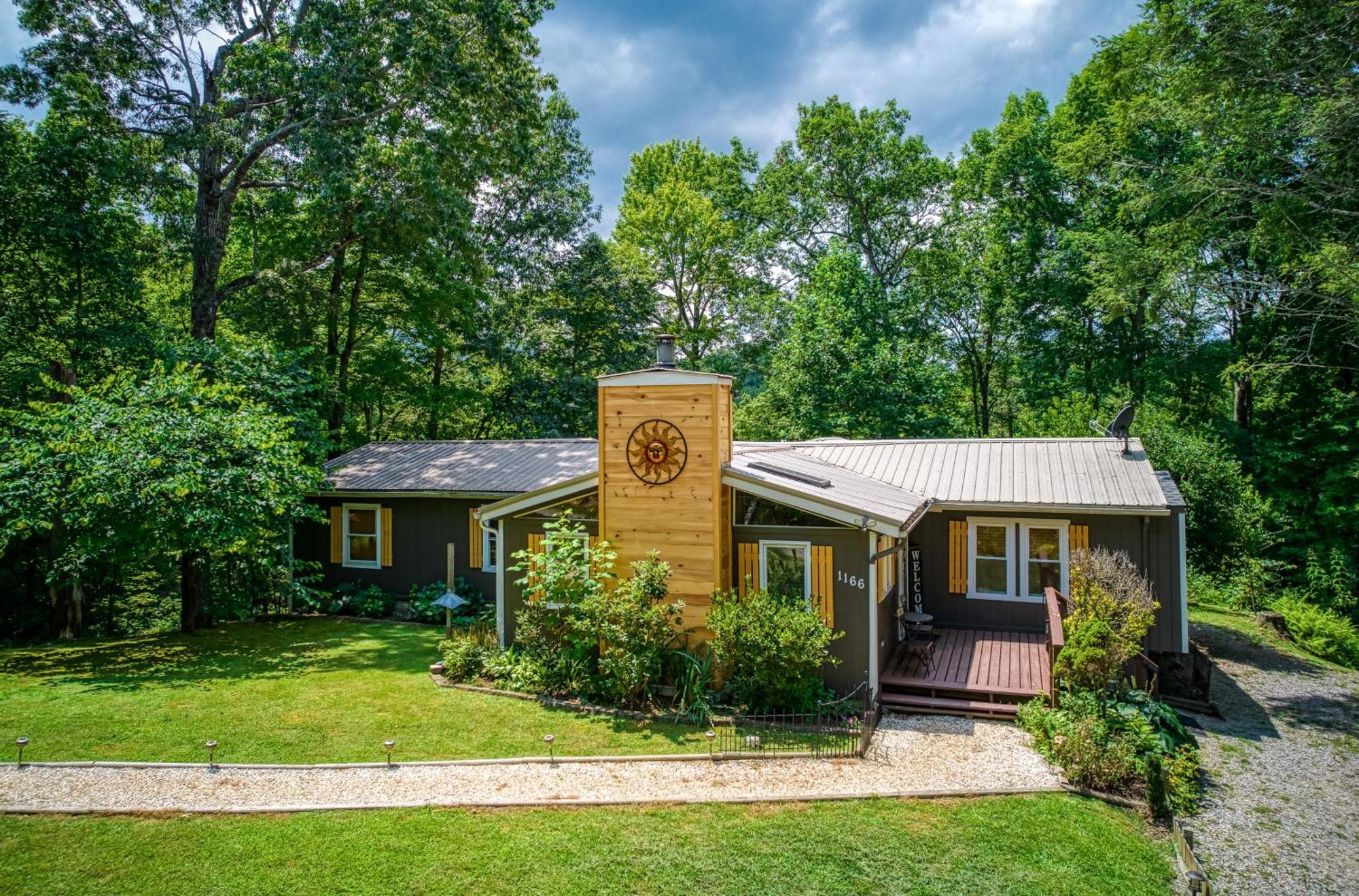 Whispering Winds, Hot Tub, Game Room, Wifi, 1089 Free Tickets Each Paid Day, Dollywood And More Gatlinburg Luaran gambar